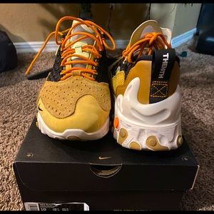 Nike react the loth